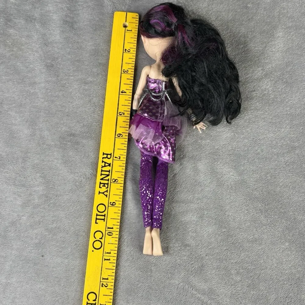 Ever After High Raven Queen Doll Legacy‎ Day Daughter Evil Queen Silver chain